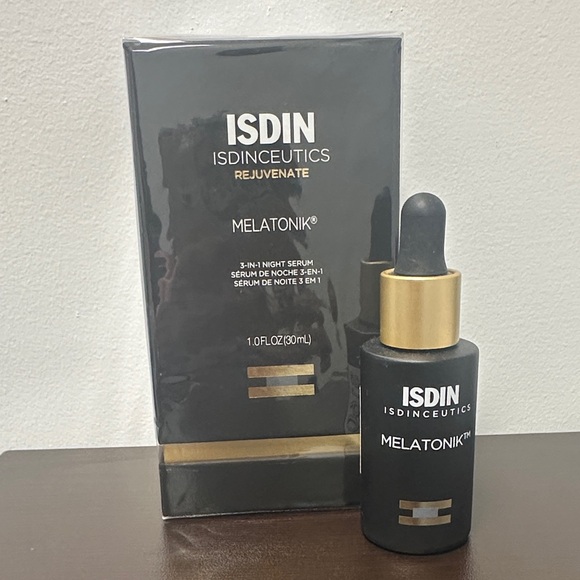 ISDIN Melatonik 3-in-1 Night Serum - Black and Gold